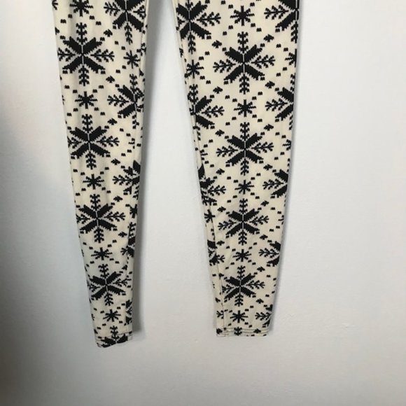 Always Super Soft Snowflake Print Leggings - Picture 7 of 7